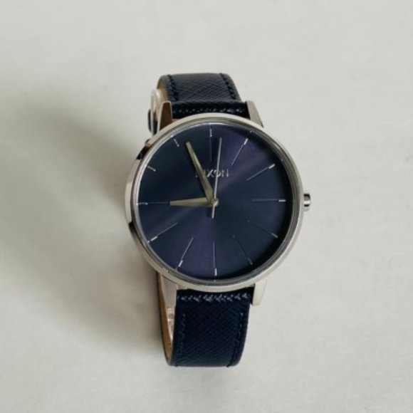 Nixon Kensington Leather 37 MM Aubergine - Picture 1 of 4